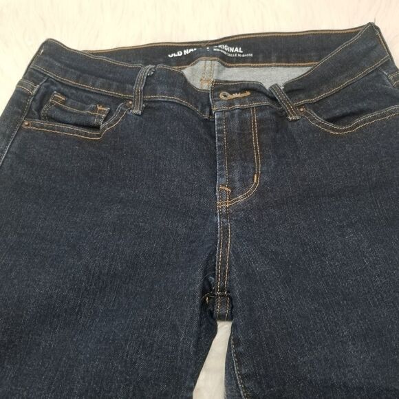 Old Navy Original Mid Rise. Size 2 Regular - Picture 2 of 9